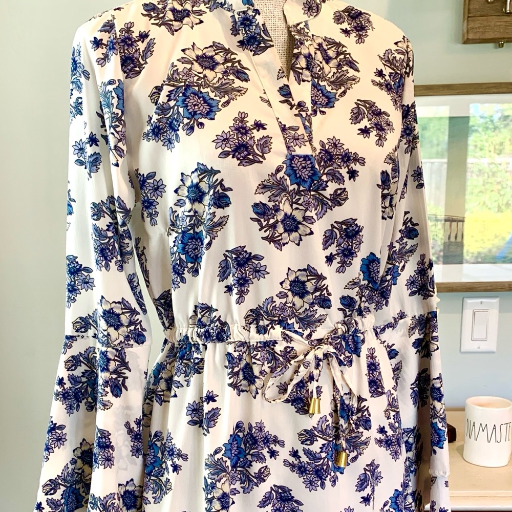 Blue and white dress sz M - Picture 3 of 7